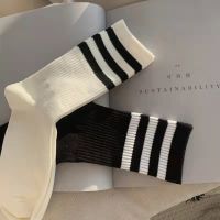 【Sock shop】ขายร้อน2022แฟชั่นเกาหลีฮาราจูกุถุงเท้าถนนฮิปฮอปสเก็ตบอร์ดลายกลางหลอดถุงเท้าสีทึบถุงเท้าผ้าฝ้ายระบายอากาศ