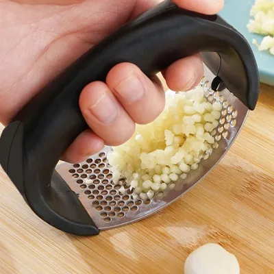 Stainless Steel Garlic Press Crusher Manual Garlic Mincer Chopping ginger Garlic Tool Arc Vegetable Tools Kitchen Accessories
