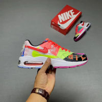 รองเท้าผ้าใบ Air Max 2 Light