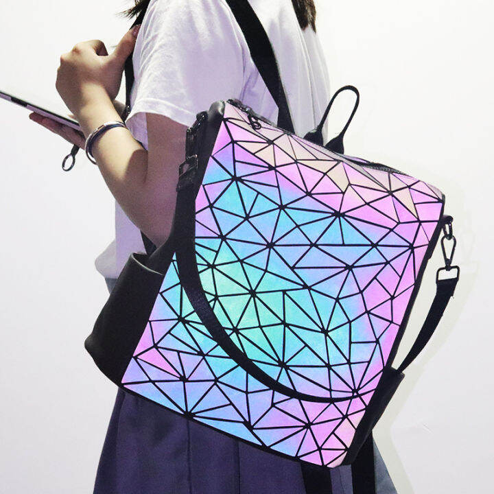 Geometric 2025 bag trend