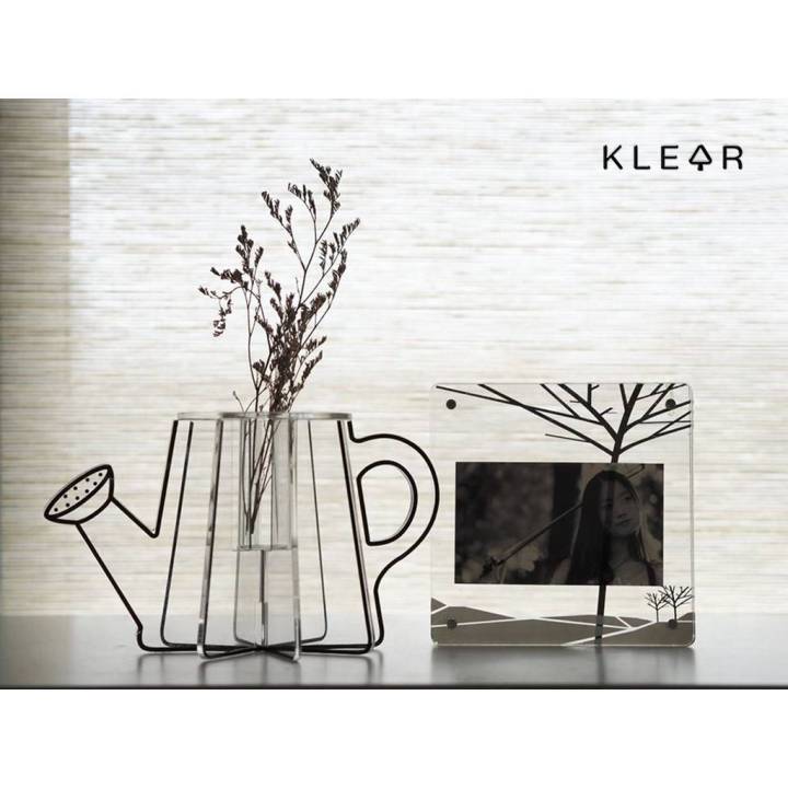 klearobject-our-garden-caring-vase-แจกันดอกไม้-แจกันอะคริลิค-รูปทรงบัวรดน้ำ-แจกัน-แจกันใส่ดอกไม้-แจกันแปลกใหม่-แจกันดีไซต์เก๋ๆ-แจกันมินิมอล-มินิมอล