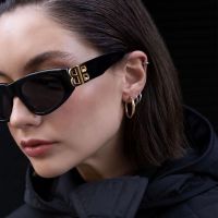 Fashion Letter Decoration Design Glasses Sunglasses for Women Vintage Narrow Woman Sunglasses Square Shades Men UV400