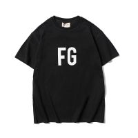 ™❁ Fear of God กลัวพระเจ้าแฟชั่นใหม่ FG พิมพ์คอกลมแขนสั้นเสื้อยืดคู่สวมใส่