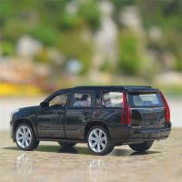 ‘；。】’ Welly 1:36 Cadillac Escalade SUV Alloy Car Model Diecasts Metal Toy Vehicles Pull Back Car Model Simulation Collection Kid Gifts