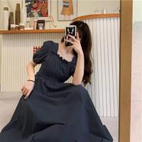 เสื้อผ้าแฟชั่นสำหรับสุภาพสตรี The new 2023 vintage French over-the-knee dresses accept female waist show thin bubble square collar short sleeve dress skirt