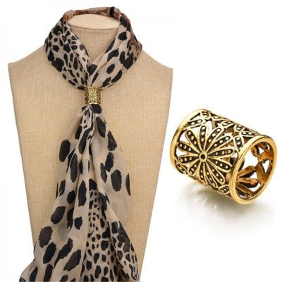 ┅ Korean Vintage Hollow Daisy Flower Scarf Buckle Tube Shawl Buckle Silk Scarf Clips Brooches For Women Jewelry Clothing Accessory