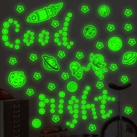 ◄❄✒ Luminous Foreign Trade Creative Stars Circle Luminous Wall Stickers Bedroom Green Fluorescent Stickers