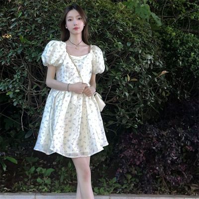 ฝรั่งเศสย้อนยุคบางแขนพัฟดอกไม้ชุดนักเรียนหญิงฤดูร้อนเวอร์ชั่นเกาหลีอารมณ์กระโปรงทรงเอ