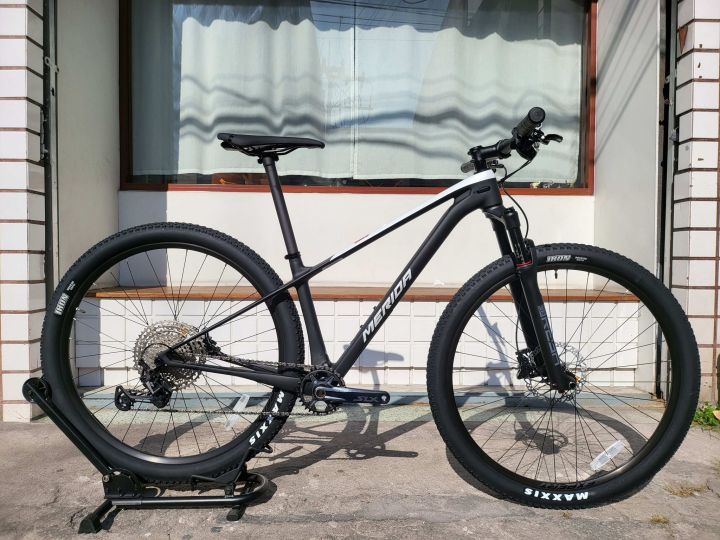 จักรยาน-เสือภูเขา-คาร์บอน-merida-bignine-5000-2023-สี-glossy-pearl-white-matt-black