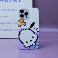 {Doudou Plush} Sanrio Pochacco IPhone14โทรศัพท์มือถือแบบแข็งการ์ตูนอะนิเมะน่ารัก13 12 11 X Plus Pro Max เคสห่อหุ้มของเล่นของขวัญสำหรับเด็กผู้หญิง