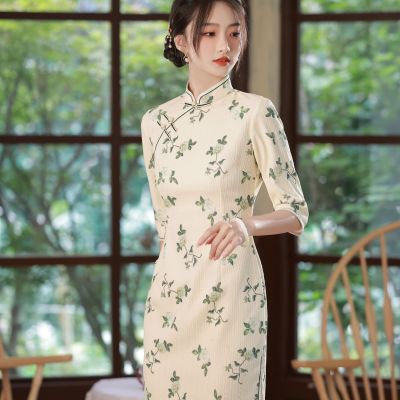 ปรับปรุง Cheongsam ฝรั่งเศสซอกความรู้สึกการออกแบบรุ่นที่ดีขึ้นของ Cheongsam ทุกวันสาวหนุ่มรุ่นชุด Cheongsam บาง