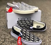 [ พร้อมส่ง ] รองเท้าแวนส์ Slip On DlOR ดำ Size.36-44 รองเท้าผ้าใบ รองเท้าแบบสวม รองเท้าสเก็ตบอร์ด รองเท้าแฟชั่น รองเท้าลำลอง พร้อมส่ง [AR01]