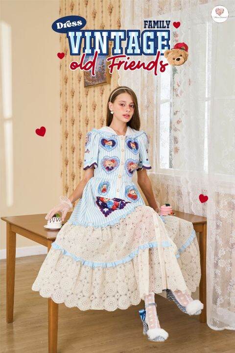 vintage-old-friends-family-dress-เดรสพิมพ์ลายน้องหมีที่กำลังเป็นกระเเสปลายกระโปรงเเต่งลูกไม้ขาวออฟไวท์ใส่เเล้วสวยสุดๆ-เซ็ตครอบครัวสวยมากก