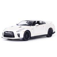 Urago 1:24 2017นิสสัน GT-R รถสปอร์ตคงหล่อยานพาหนะสะสมโมเดลรถของเล่น