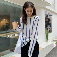 利 พร้อมส่ง⭐️  blue line top C2766 เสื้อไหมพรม เสื้อไหมพรมลายทาง