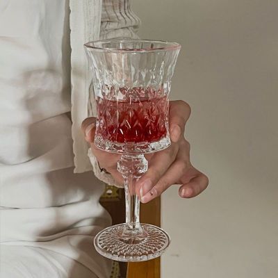 เครื่องแก้วนูนสไตล์ฝรั่งเศสสำหรับแก้วคริสตัลกลุ่มเล็กเครื่องแก้วไวน์แดงในครัวเรือนที่มีความสวยงามสูง