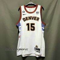 นักเก็ต NBA Denver ของแท้ แบบใหม่ สําหรับผู้ชาย ปี 2022-23 #15 เสื้อกีฬาแขนสั้น ลายทีม Nikola Jokic City Edition สีขาว