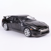 รถ1:24หล่อขึ้นรูป MAISTO 2009 Nissan GTR รถคูเป้โลหะผสมสีดำโมเดลรถยนต์ของเล่นแบบชุดสะสมของขวัญ