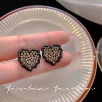 [COD] diamond heart earrings unique design high-end temperament simple cold style and exquisite