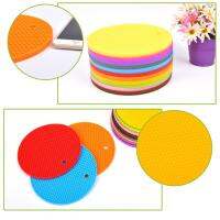 [ insHouse ] 18*18cm Durable Silicone Round Non-slip Heat Resistant Mat Cushion Placemat Pot Holder