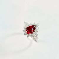 Ruby Diamond ring แหวนทับทิมแท้ทรงลูกแพร์สีแดงสด ล้อมด้วยเพชรแท้ ดีไซน์สวยหรู ตัวแหวนทองขาว18K