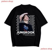 ป้าย 【Kkenzo】palace shop BTS Jungkook Kpop ARMY สไตล์เกาหลี เสื้อยืด ผู้หญิง ผู้ชาย Aprt 67 | เสื้อยืดแขนสั้นพิมพ์ลาย