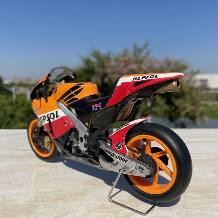 สินค้าชำรุด1-12-honda-rc212v-repsol-รถจักรยานยนต์รุ่น-diecast