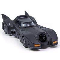 1:18ของเล่นรถจำลอง1989 Batmobile โมเดลรถโลหะผสมของเล่นเสียงและเบาทำจากโลหะรถของเล่นดึงถอยหลังสำหรับเด็กของขวัญสำหรับเด็กผู้ชาย