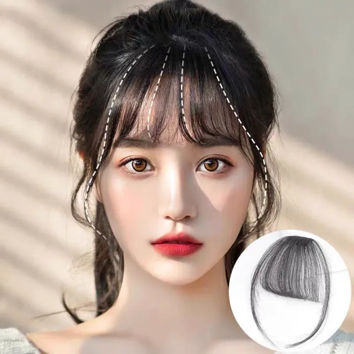 Nếu bạn muốn trông trẻ trung và nữ tính, hãy thử kiểu tóc mái thưa Hàn Quốc. Kiểu tóc này giúp khai thác tối đa nét đẹp của khuôn mặt bạn. Chỉ cần một chút thay đổi về kiểu tóc, bạn đã có thể trở nên xinh đẹp và đáng yêu hơn.