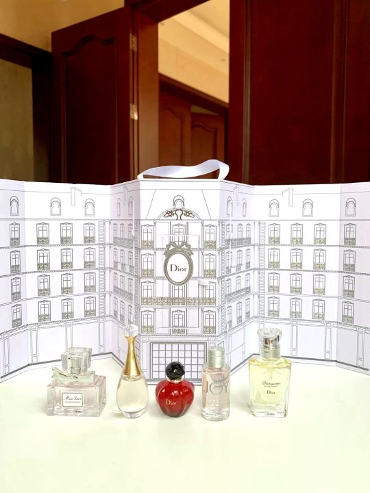Dior Dior Castle perfume five-piece sample set gift box Montaigne ...