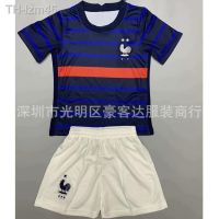 เสื้อฟุตบอลแขนสั้นเด็ก 2021 French home stadium พร้อมหมายเลขพิมพ์ส่วนบุคคลและถุงเท้า บรรจุและจัดส่งในวันเดียวกัน