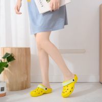 NEEUJ อีวีเอ รองเท้าแตะ Crocs ด้านล่างนุ่ม หัวมิกกี้ รองเท้าแตะใส่ในบ้าน กันลื่น ฤดูร้อนฤดูร้อนฤดูร้อน