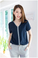 Narinari : NT2270 Button V-Neck Blouse เสื้อทำงานคอวี สวยสุภาพ