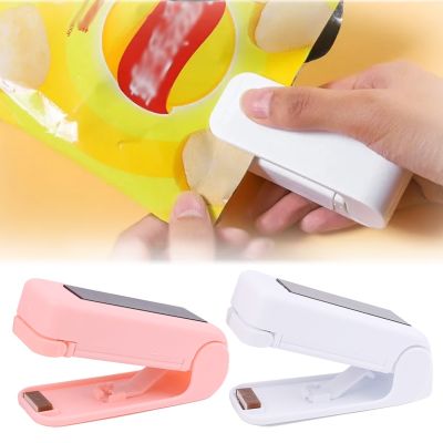 Mini Heat Bag Sealer Machine Portable Package Sealer Bags Battery-powered Thermal Plastic Food Bag Closure Kitchen Accessories