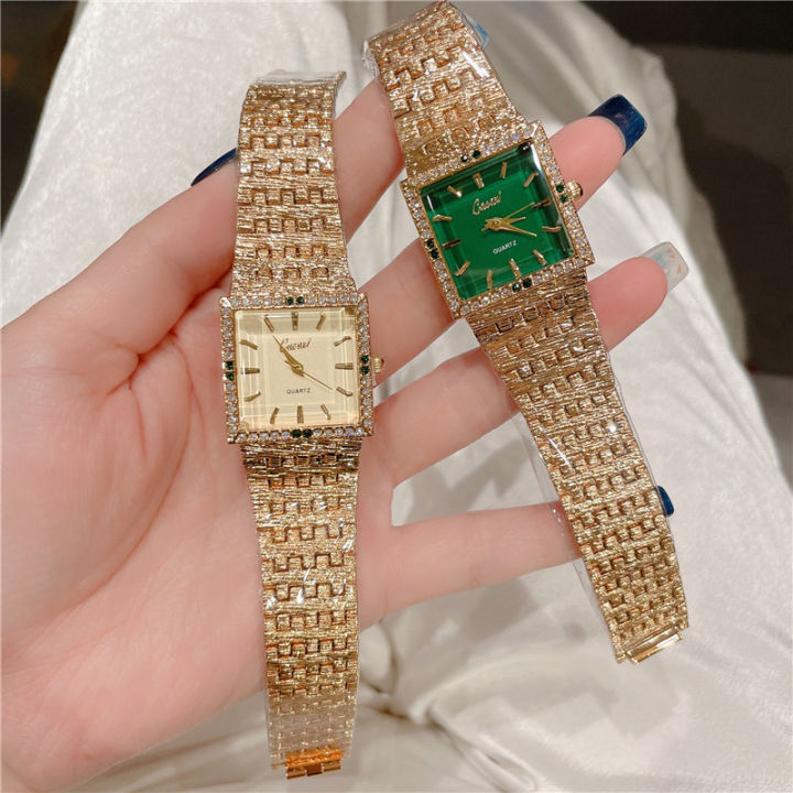 นาฬิกาแฟชั่นผู้หญิง2023นาฬิกาสี่เหลี่ยมย้อนยุคใหม่ผู้หญิงนาฬิกาเพชรสีเขียวแฟชั่นใหม่
