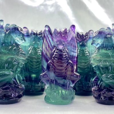 1 Pc หินธรรมชาติ Rainbow Fluorite Dragon Handmade แกะสลักสัตว์ Figurine Home Decor เครื่องประดับ Gift
