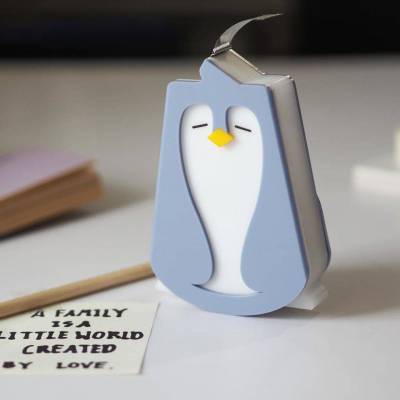 KlearObject Penguin Baby Tape Dispenser แท่นตัดเทป แกน 1นิ้ว แท่นใส่สก๊อตเทป แท่นตัดเทปใส แท่นตัดสก๊อตเทปอะคริลิค นกเพนกวิน แท่นเทปใส แท่นสก็อตเทป เทปใส