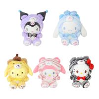 [HOT ZHLSWKCXKLKWHG 543] 20เซนติเมตร Sanrio Cinnamoroll สวัสดี KT แมวตุ๊กตาตุ๊กตา Kawaii Melody ของฉัน Kuromi Purin พวงกุญแจอะนิเมะการ์ตูน Plushie ตุ๊กตา DecorToy ของขวัญ