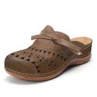 Atikota Retro Wedges รองเท้าแตะลําลองสําหรับสตรีเปิดนิ้วเท้ามีระบายอากาศ