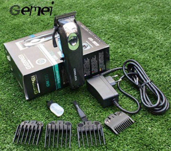 gemei-ปัตตาเลี่ยนไร้สายมีครีบ-ใบมีดสเตนเลส-gm-805-แบตเตอรี่ลิเที่ยมไออน-2-200-mah-ใช้งาน-150-นาที-พร้อมหวีรองตัด-4-ขนาด-สีดำ