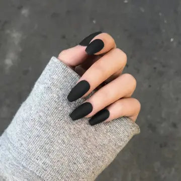 matte black acrylic nails