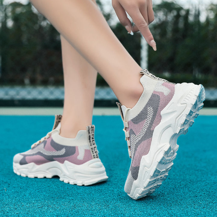 amandad-stores-รองเท้ากีฬาระเบิดสำหรับผู้หญิงที่มีความสูงเพิ่มขึ้น-5-ซม-พื้นรองเท้านุ่มสบาย-ๆ-ระบายอากาศได้-รองเท้ากีฬานักเรียนที่ทันสมัยและเข้ากับง่าย