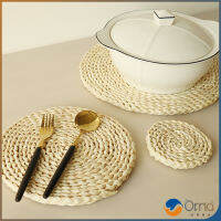 Orna แผ่นรองหม้อสานจากต้น กก วัสดุธรรมชาติ ที่รองจาน รองแก้ว สานทรงกลม Corn husk woven placemat