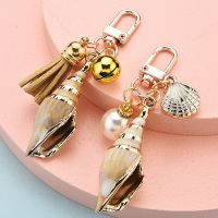 Luxury Pearl Conch Keychain Metal Bell Pendant Keyring for Women Purse Headphone Case Accessorie Bag Ornament Jewelry Gift Key Chains