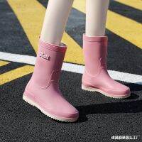 [COD] Womens rain boots mid-tube fashion outerwear style high-tube velvet warm water shoes women