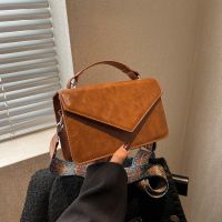 [Free ship] version of the triangular square 2023 new womens single shoulder Messenger