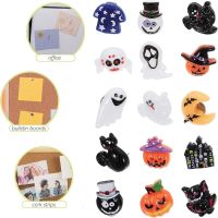 SGFGFGDF ฟักทองฮาโลวีน ถังฟักทอง halloween accessories อุปกรณ์ผูกเน็คไท หมุดเป๊กฮาโลวีน ตะปูหัวแม่มือ กระดุมกระดานติดผนัง หมุดกดฮาโลวีน 32ชิ้น/กล่อง หมุดยึด อุปกรณ์สำนักงานโรงเรียน