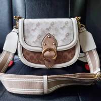 พร้อมส่ง กระเป๋า OUTLET แท้ ?% โค้ช C0749 BEAT SADDLE BAG WITH HORSE AND CARRIAGE PRINT