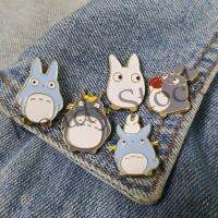 【hot sale】 ♕ B36 Lovely Totoro Chinchilla Brooch Childhood Cartoon となりのトトロ Neighbor Button Pins Denim Jacket Badge Animal Movies Pin Gift