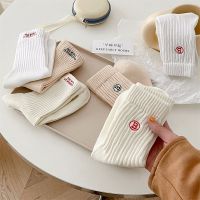 ◐ Fashion Woman Socks New Retro Letter Embroidery Cotton Socks For Girls Breathable Soft Casual White Socks Female Absorb Sweat